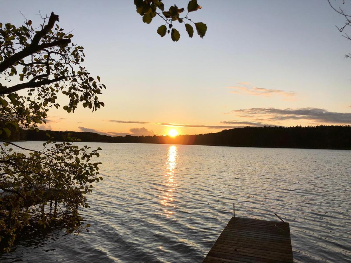 Ferienhaus Reetdach 1300Qm Privatgrundstueck Bootssteg Sauna Templin Luebbesee Uckermark Erholung Pur Seenplatte Petersdorf  Exteriér fotografie